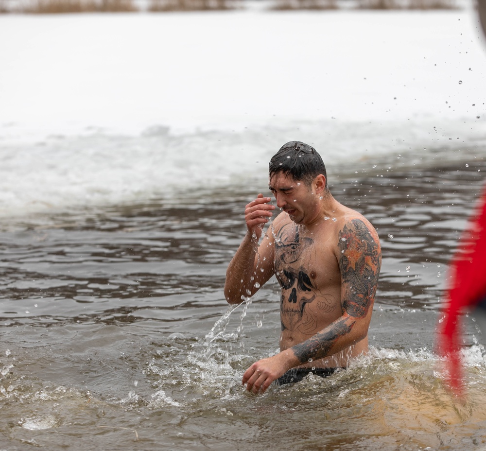 JMTG-U Soldiers take part in local Polar Plunge event