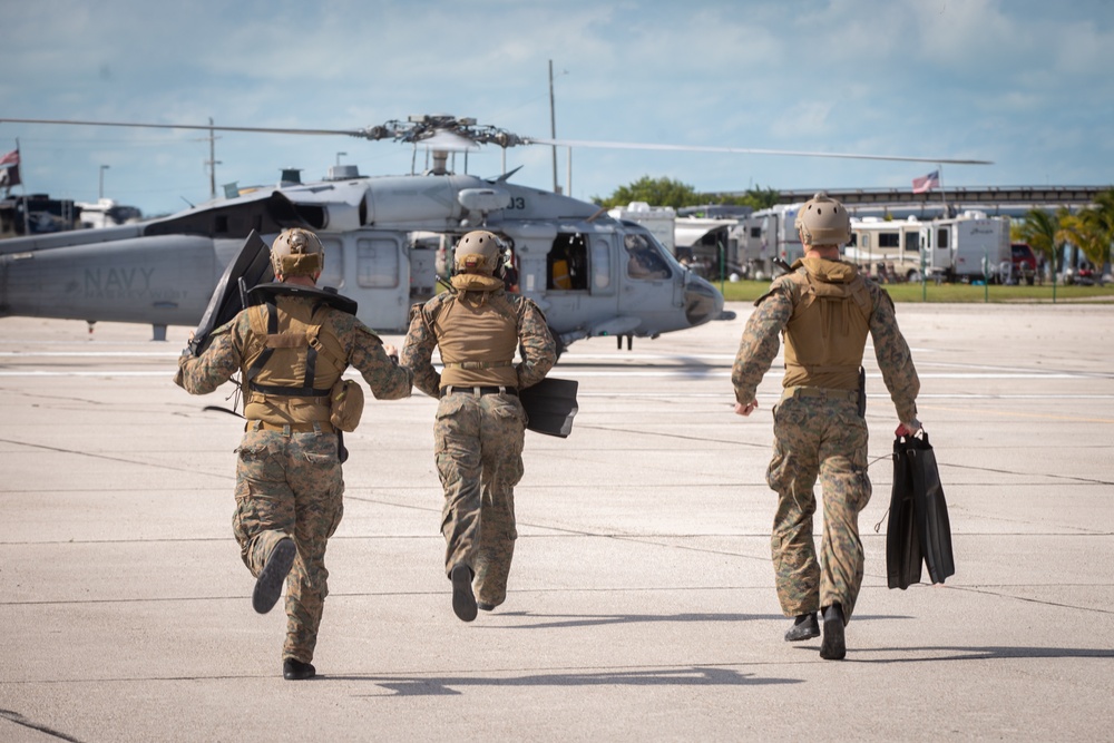 Pool Party: Littoral Exercise I with 2D Recon Bn.