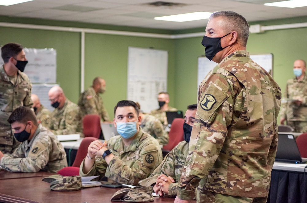 Idaho National Guard leaders visit 116th Cavalry Brigade Combat Team Soldiers during pre-mobilization training