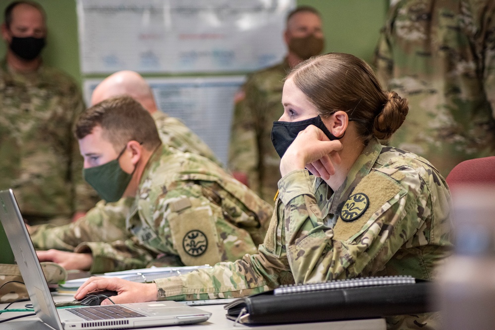 Idaho National Guard leaders visit 116th Cavalry Brigade Combat Team Soldiers during pre-mobilization training