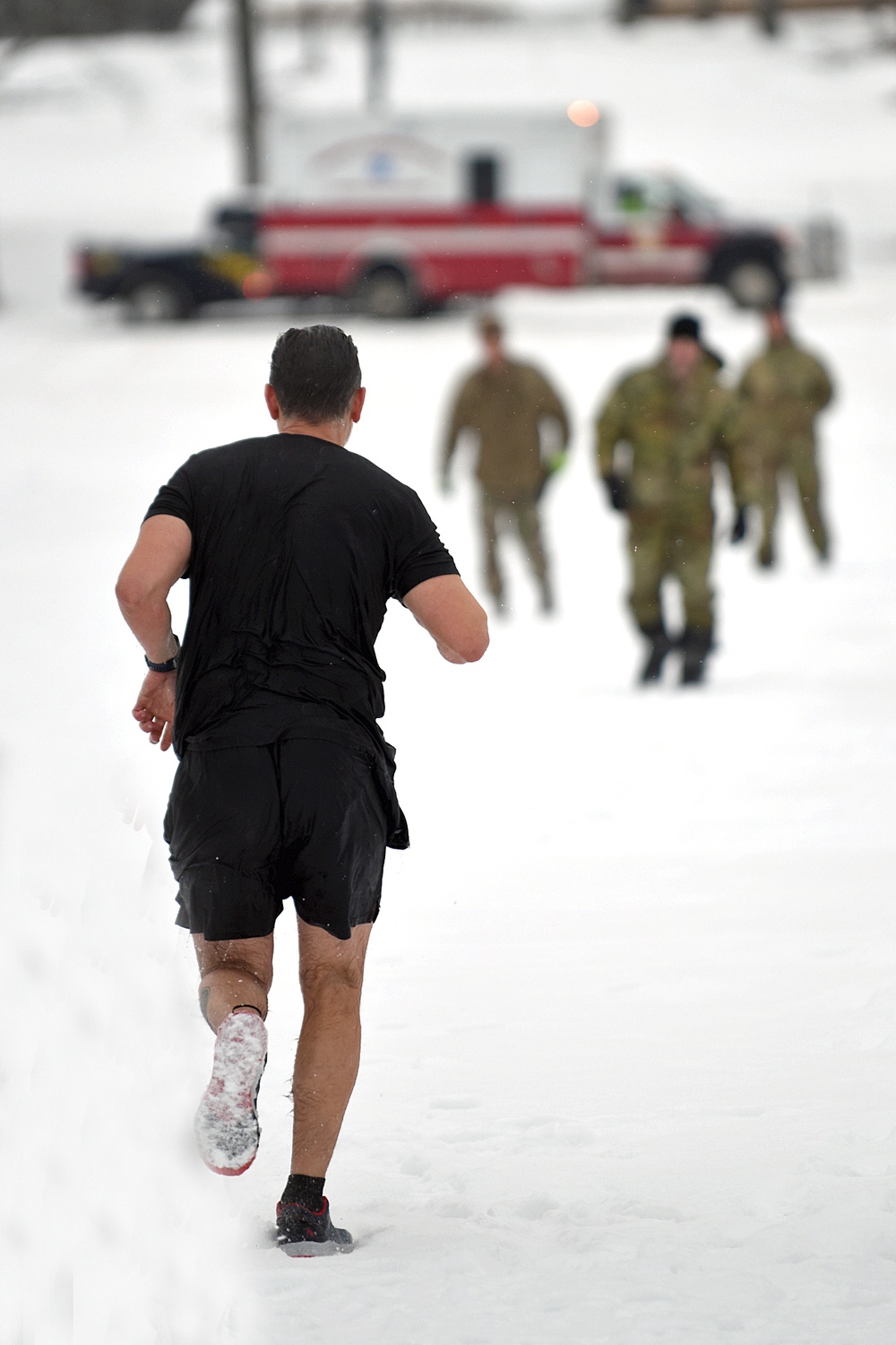 Special Forces Soldiers Perform Intensive Hypothermia Training in Northern Michigan