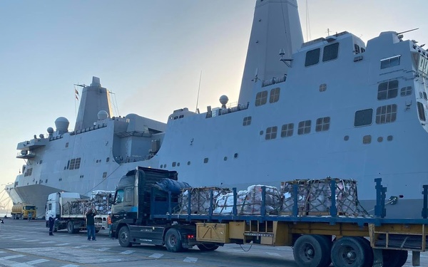 NAVSUP Fleet Logistics Center Bahrain and Oman Detachment Supports USS Portland Port Visit