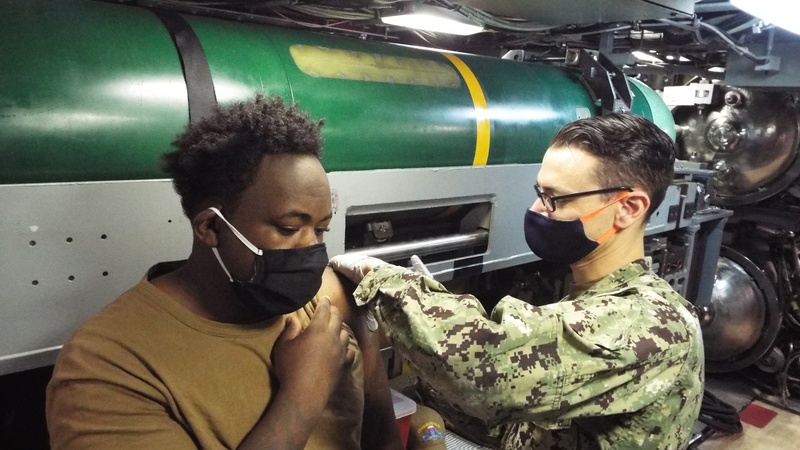 USS Missouri crew receives COVID-19 vaccine booster during Yokosuka port visit