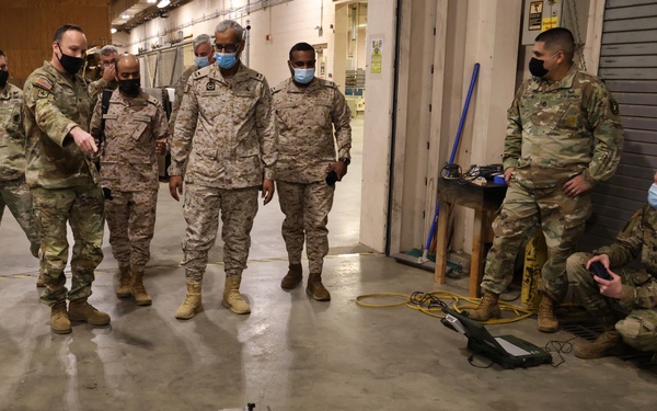 Saudi Army SEAC visits MEB, learns best practices