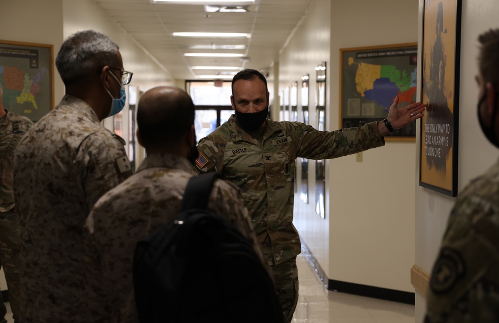 Saudi Army SEAC visits MEB, learns best practices