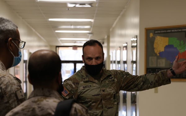 Saudi Army SEAC visits MEB, learns best practices