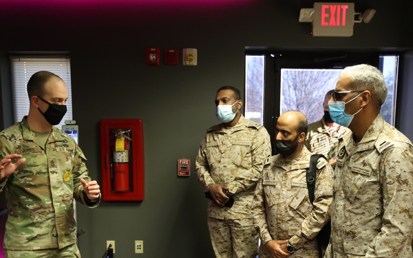 Saudi Army SEAC visits MEB, learns best practices