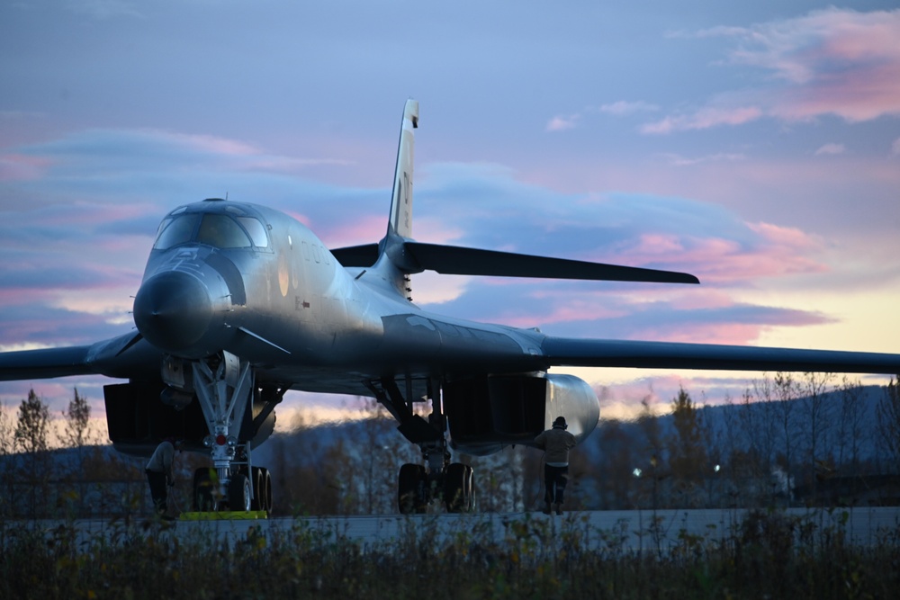 7th Bomb Wing, 307th Bomb Wing team up for award wins