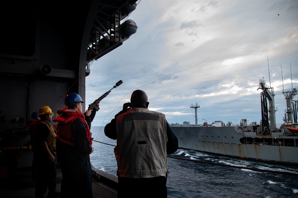 USS Kearsarge LHD 3 RAS