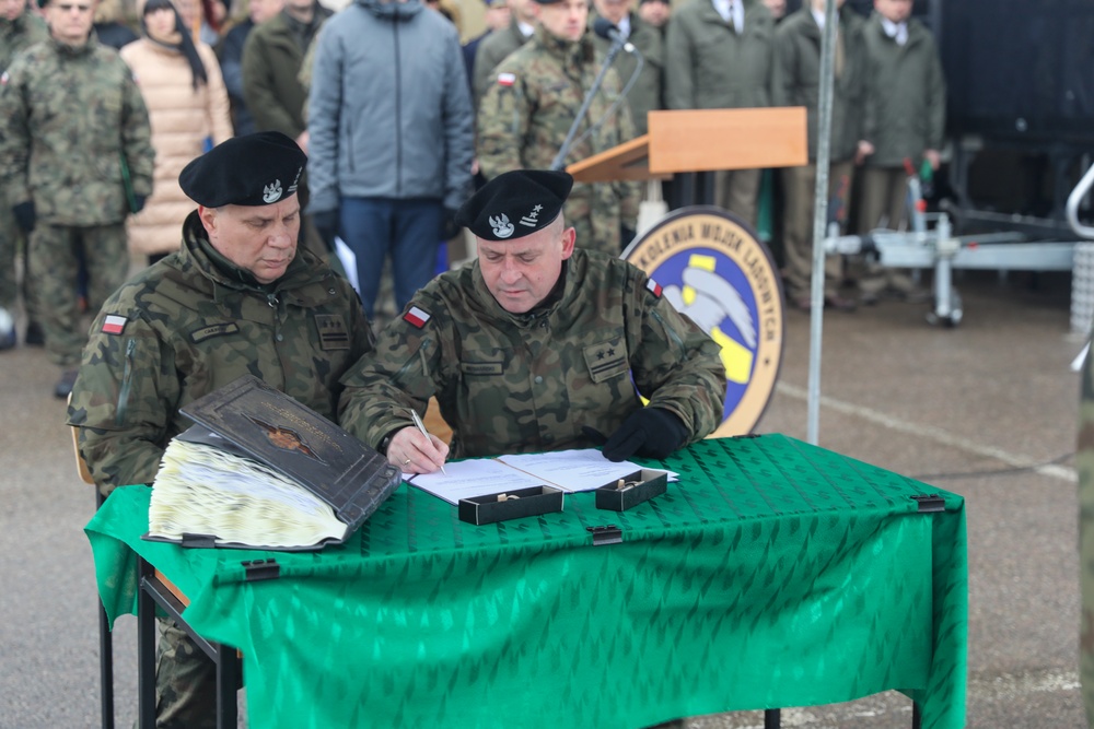 Polish Armed Forces Conduct Ceremony to Mark Change of Command and Honor Col. Gmurski's Retirement