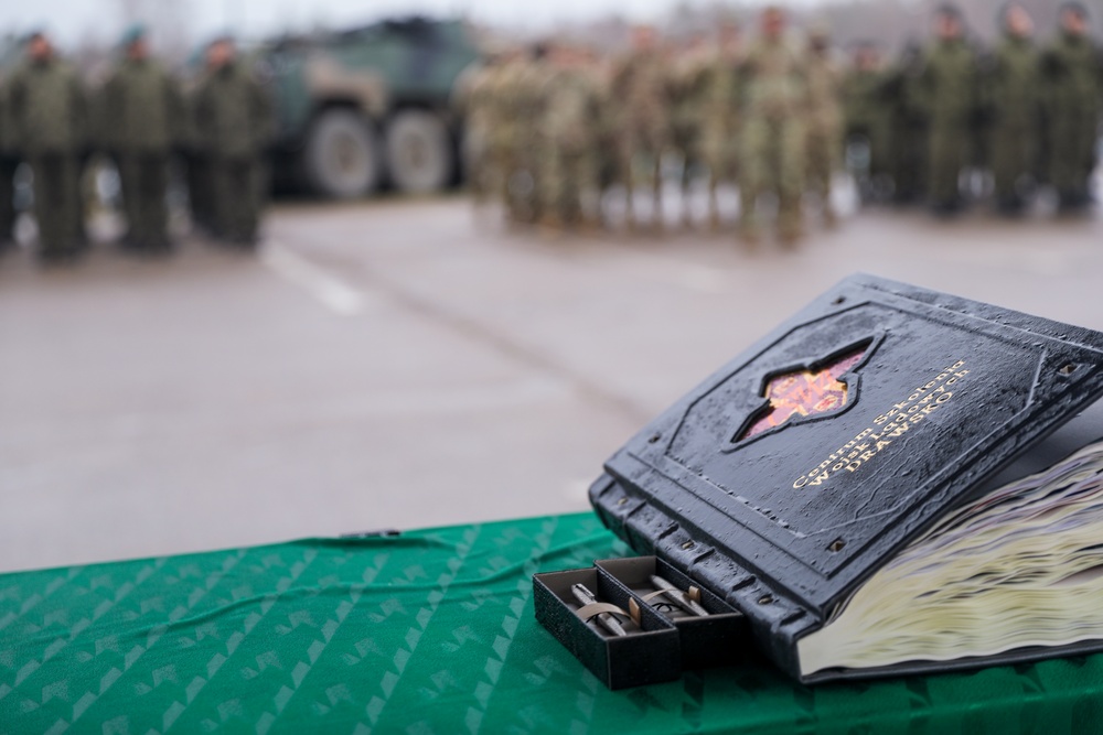 Polish Armed Forces Conduct Ceremony to Mark Change of Command and Honor Col. Gmurski's Retirement