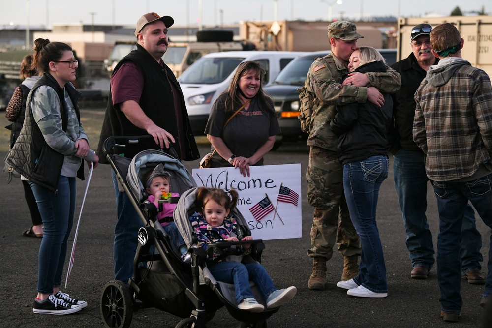 Oregon Soldiers return from Poland