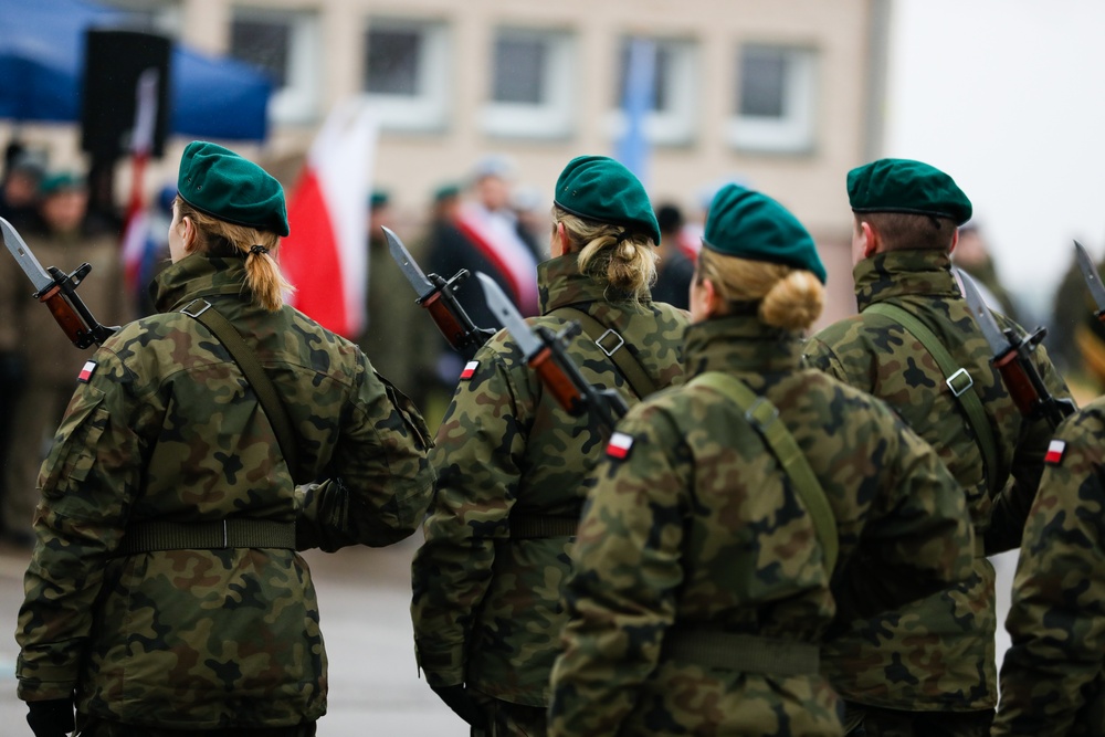 Polish Armed Forces Conduct Ceremony to Mark Change of Command and Honor Col. Gmurski's Retirement