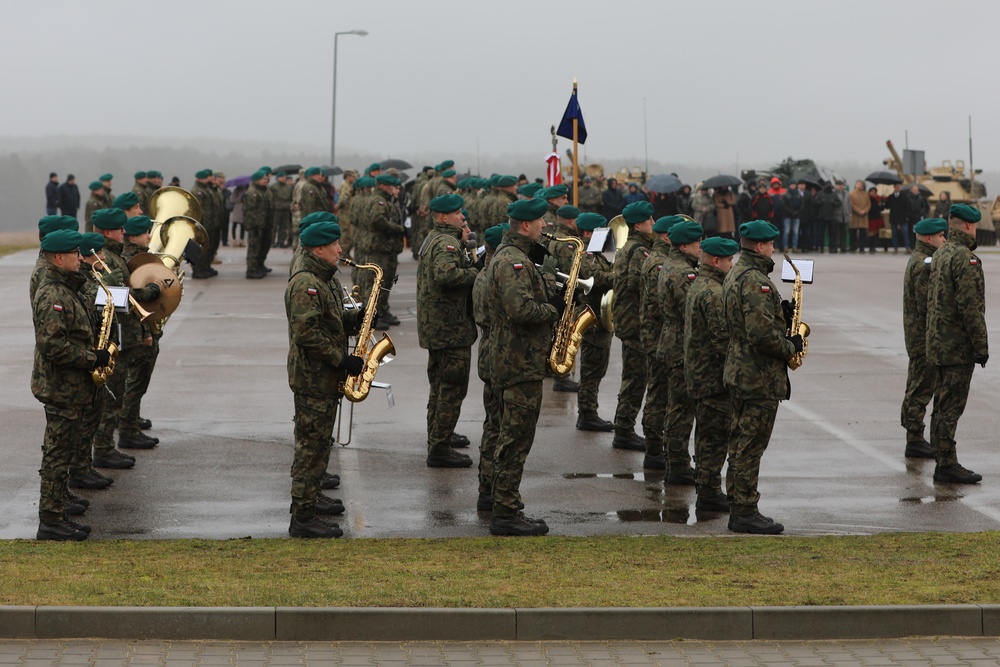 Polish Armed Forces Conduct Ceremony to Mark Change of Command and Honor Col. Gmurski's Retirement