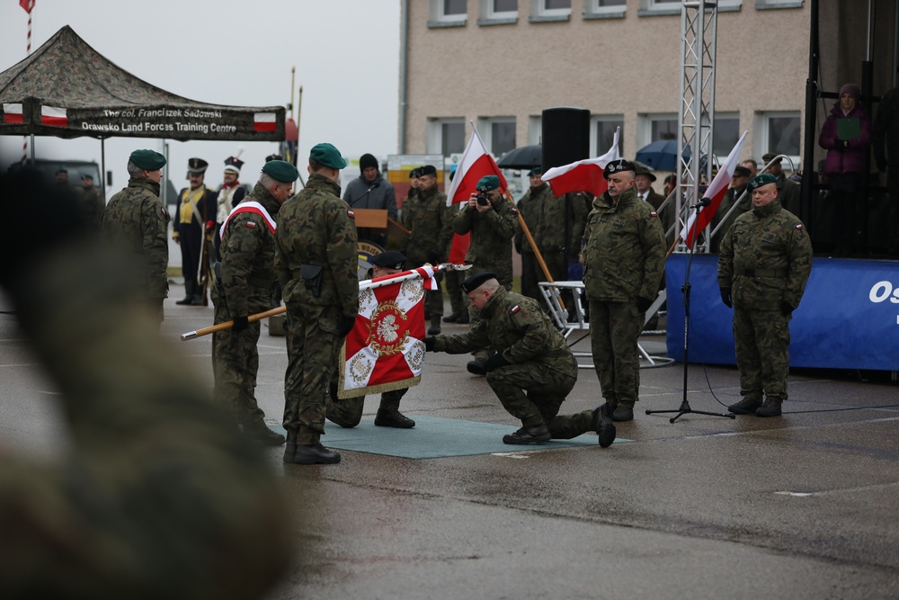 Polish Armed Forces Conduct Ceremony to Mark Change of Command and Honor Col. Gmurski's Retirement