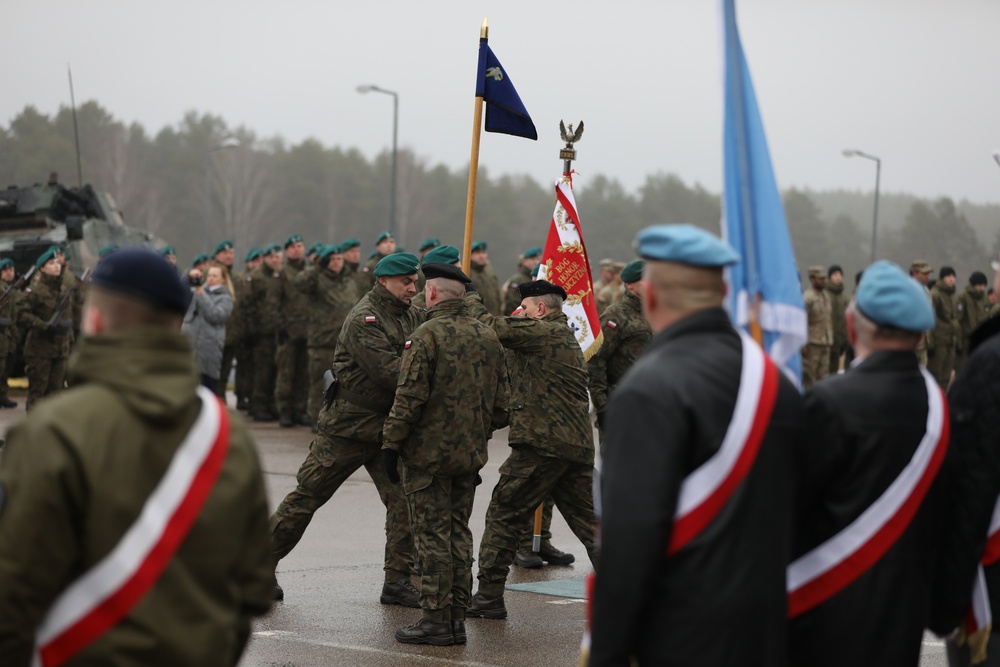 Polish Armed Forces Conduct Ceremony to Mark Change of Command and Honor Col. Gmurski's Retirement