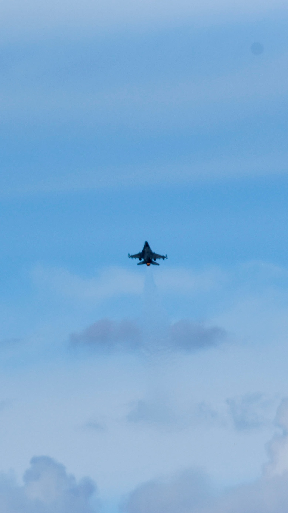 F-16 Vipers Practice at Holloman