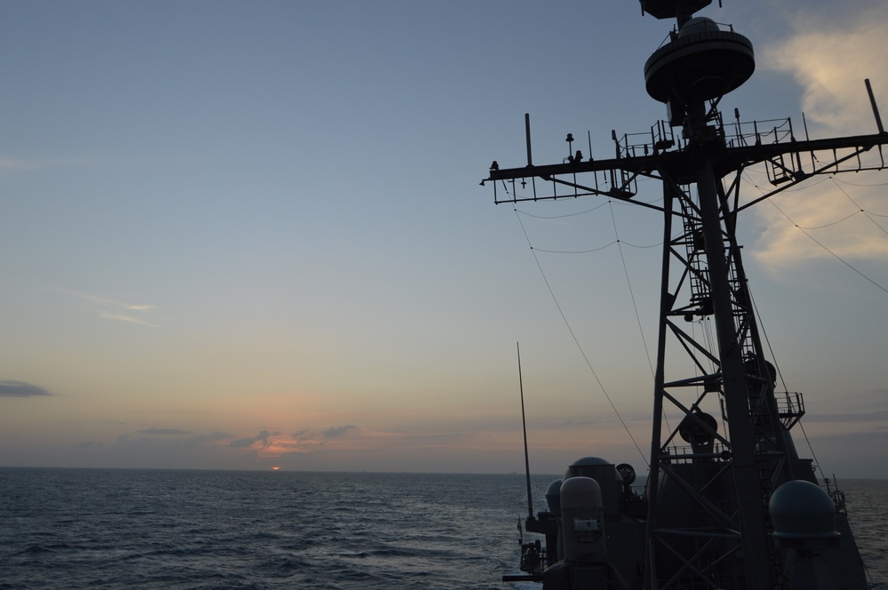 USS Lake Champlain transits the Balabac Strait