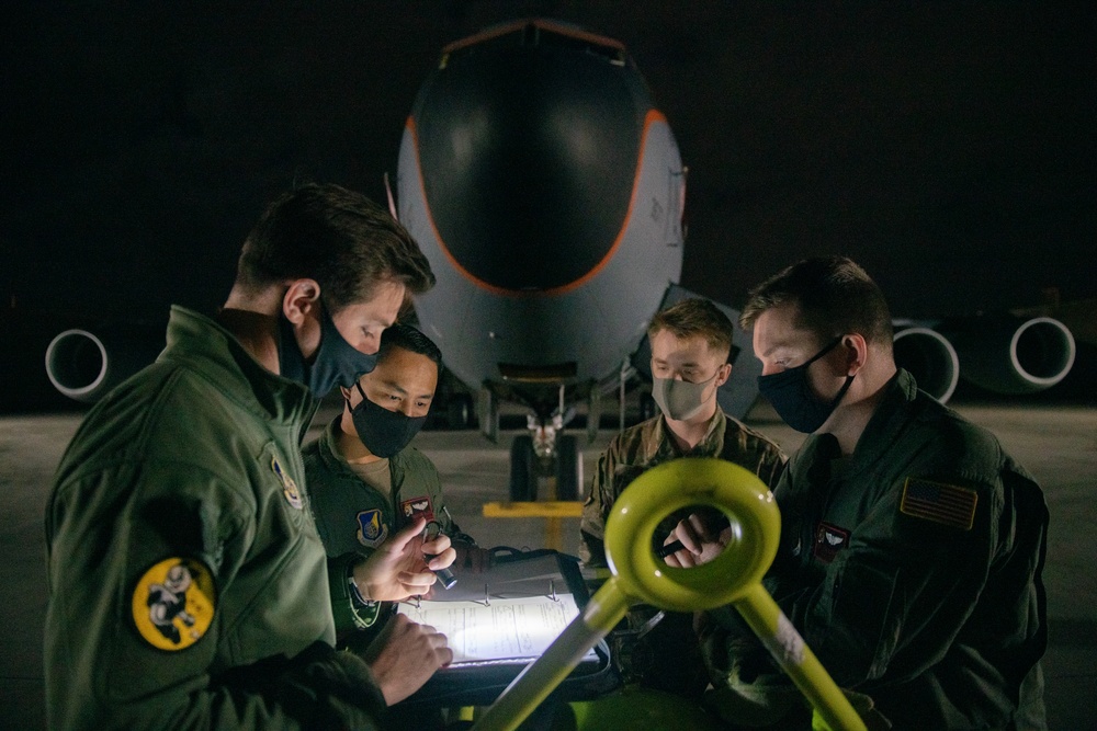 909th ARS refuels fighters in the PACIFIC WEASEL exercise