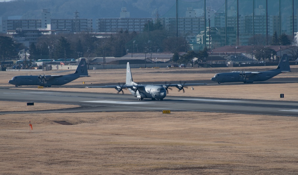 U.S, Japan perform large-scale airborne exercise