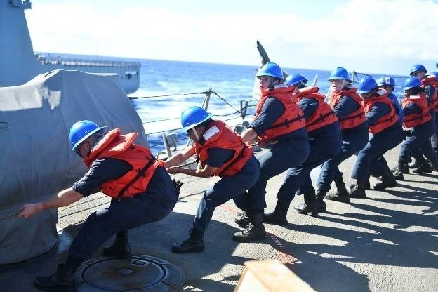 USS Sampson RAS with HMNZS Aotearoa