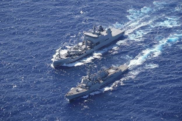 USS Sampson RAS with HMNZS Aotearoa