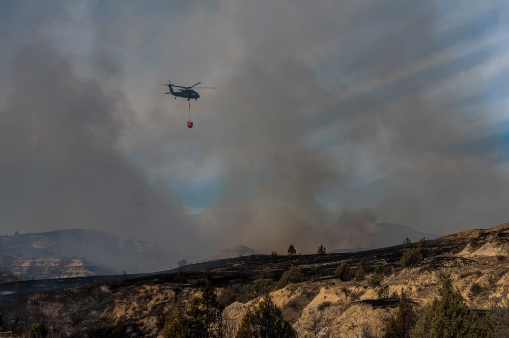 North Dakota Army National Guard UH-60 Black Hawk Battles Wildland Fire