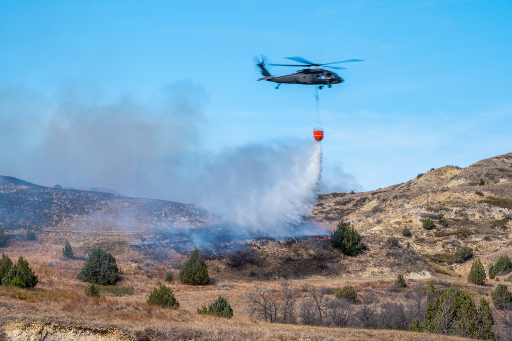 North Dakota Army National Guard UH-60 Black Hawk Battles Wildland Fire