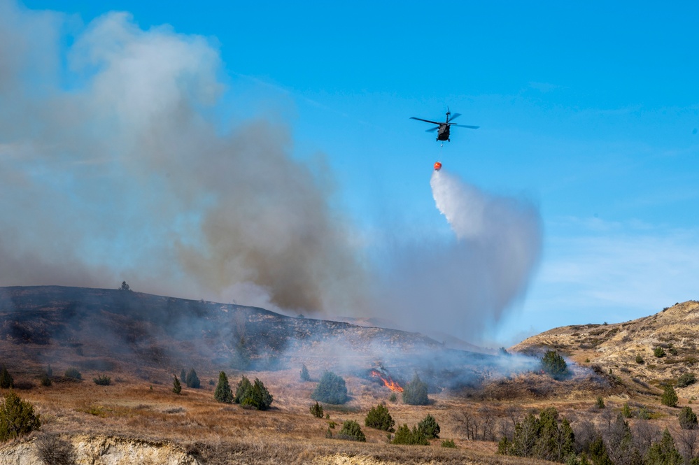 North Dakota Army National Guard UH-60 Black Hawk Battles Wildland Fire