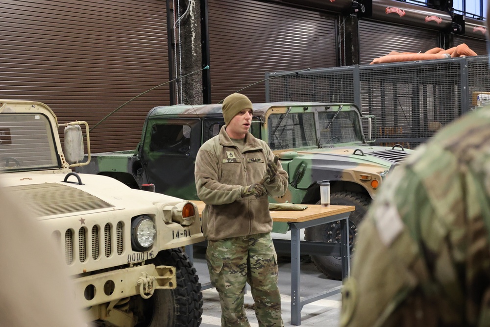 1TSC Soldiers Conduct Vehicle Recovery Training