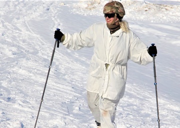 Photo Essay: Fort McCoy CWOC class 22-03 students participate in skiing familiarization training