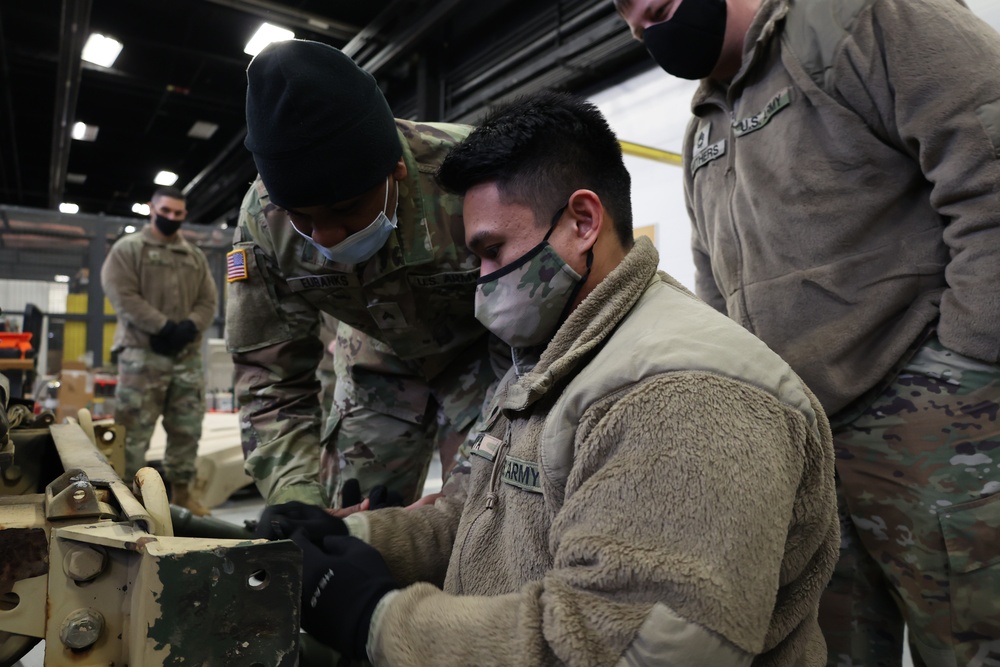 1TSC Soldiers Conduct Vehicle Recovery Training