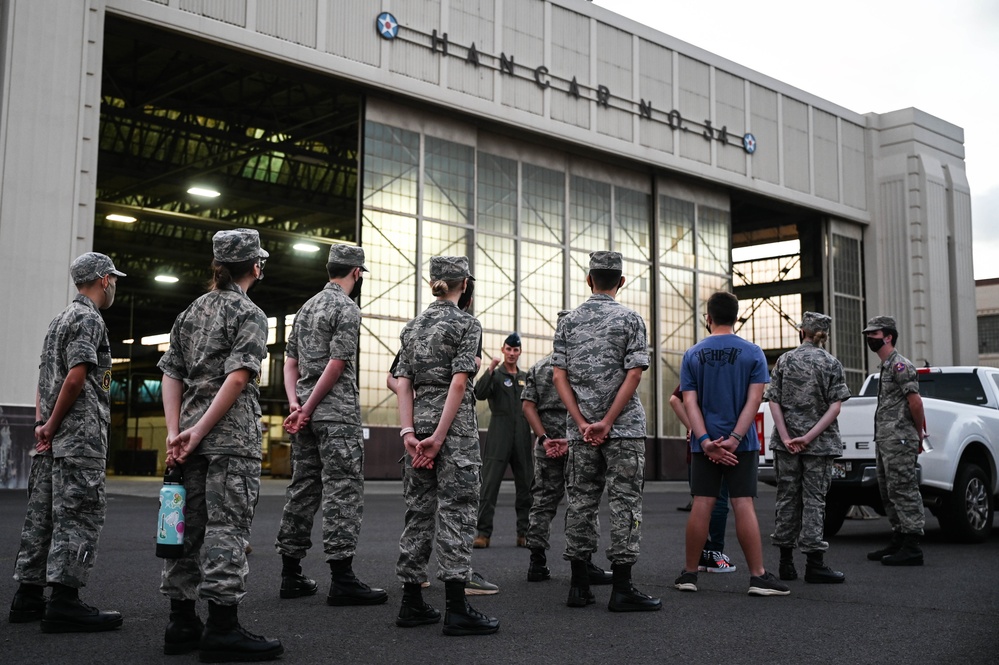 Hawaii Civil Air Patrol tours 15th OG C-17