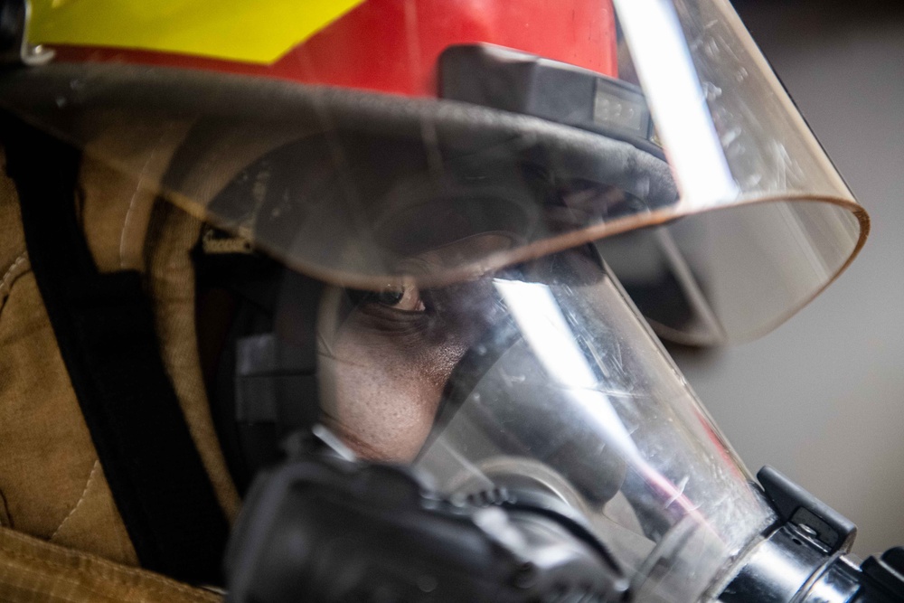 USS America (LHA 6) Conducts Damage Control Training