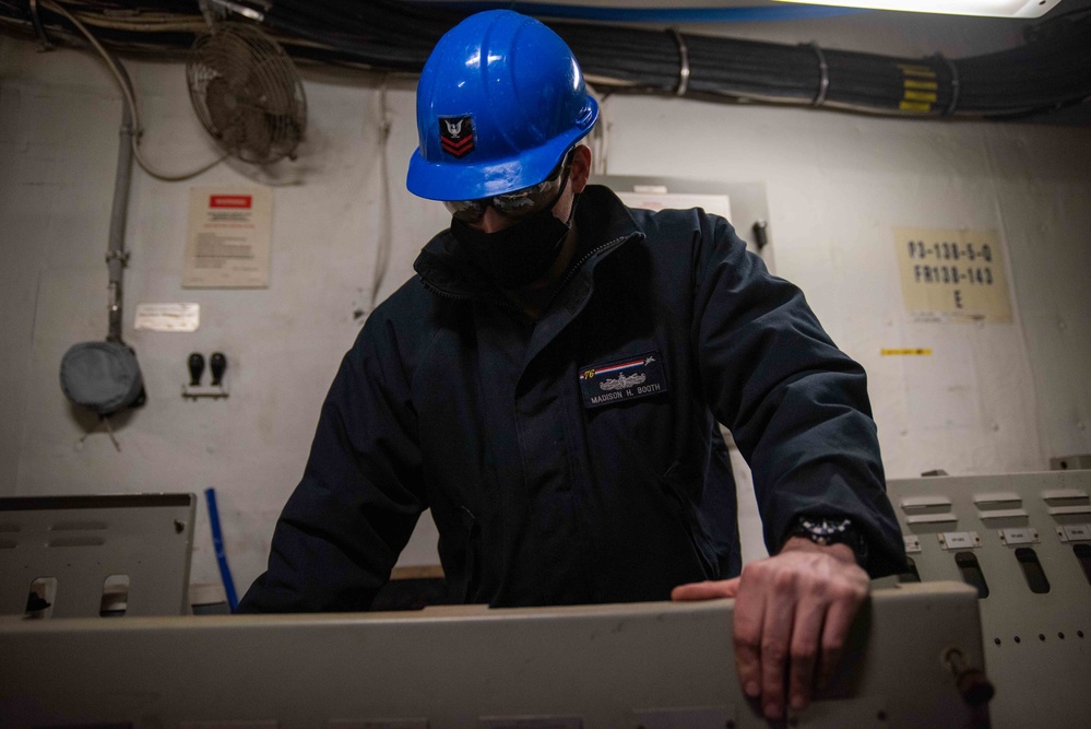 USS Ronald Reagan (CVN 76) Load Center Cleaning