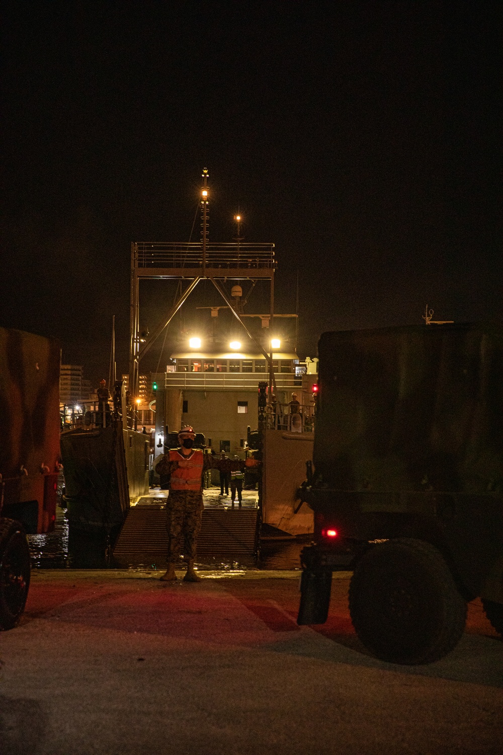 3rd Landing Support Battalion conducts port and beach operations during battalion field exercise