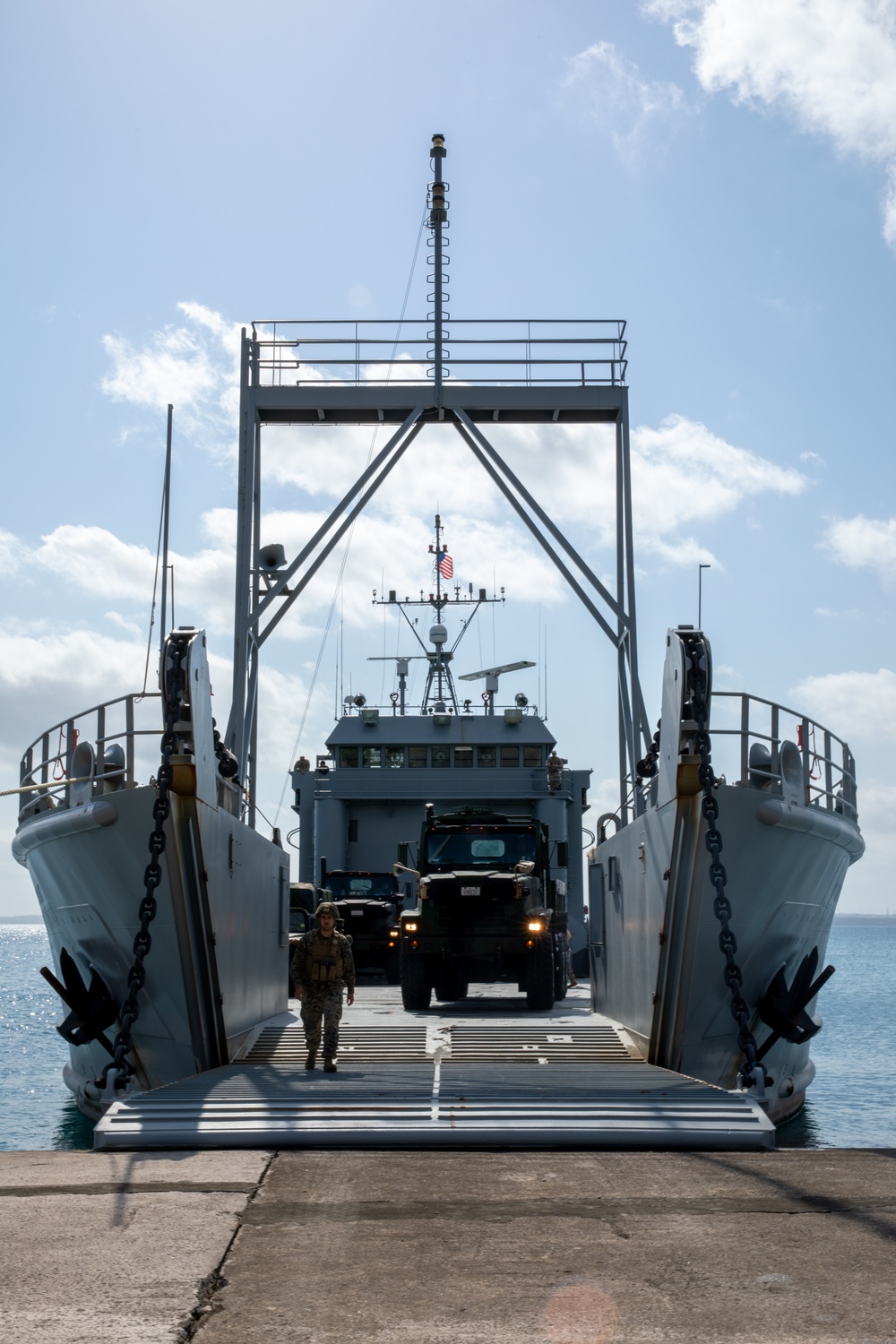 3rd Landing Support Battalion conducts port and beach operations during battalion field exercise