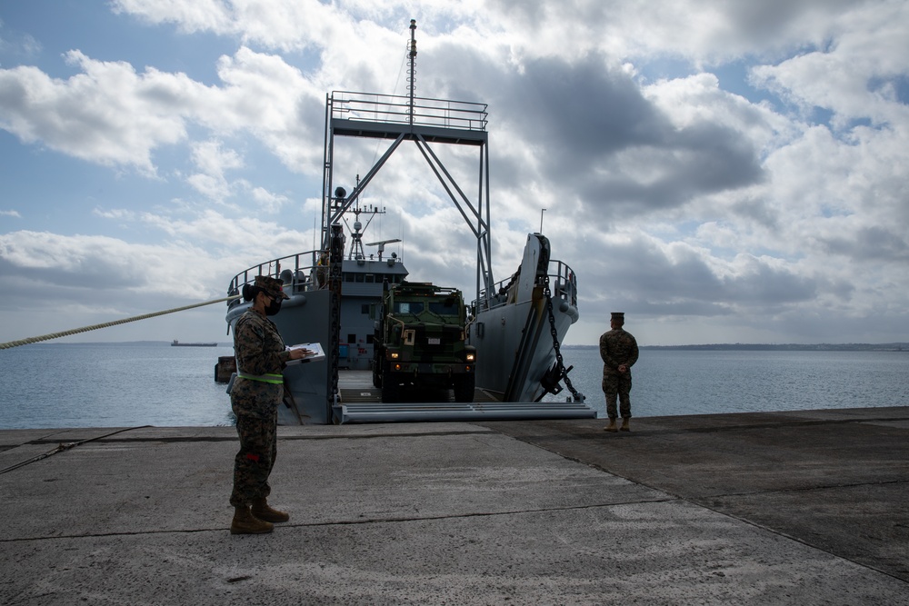 3rd Landing Support Battalion conducts port and beach operations during battalion field exercise