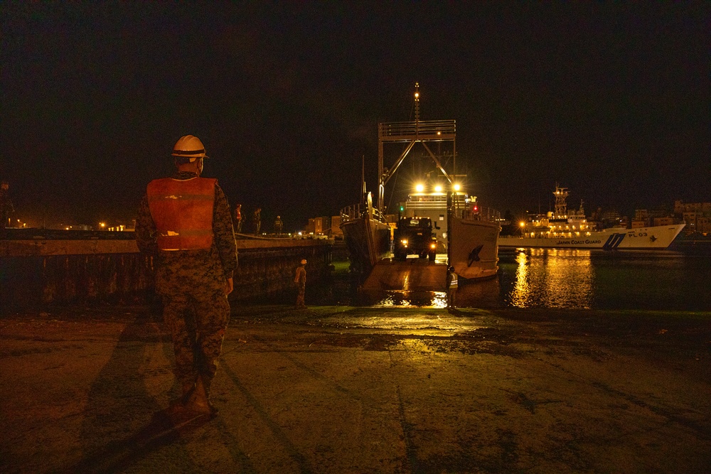 3rd Landing Support Battalion conducts port and beach operations during battalion field exercise