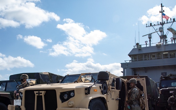 CLR-37 awarded Marine Corps Logistics Organization/Team of the Year for large unit