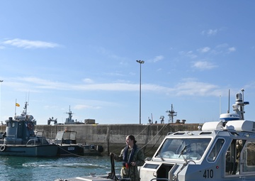 NAVSTA Rota Harbor Patrol Perform Escort and High Speed Maneuver Training