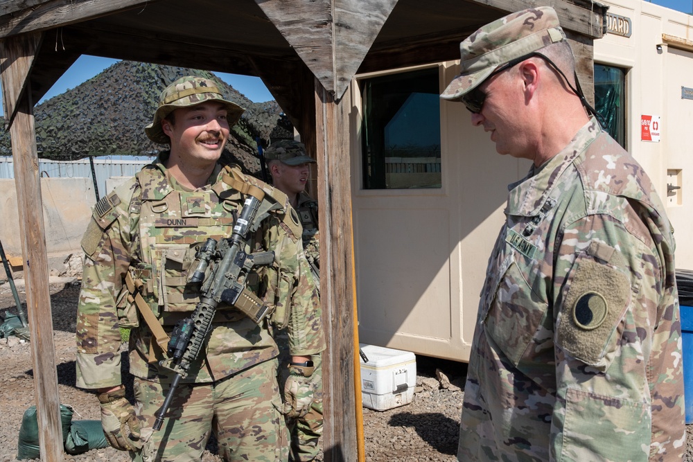 Gen. Rhodes visits Red Dragons in Djibouti