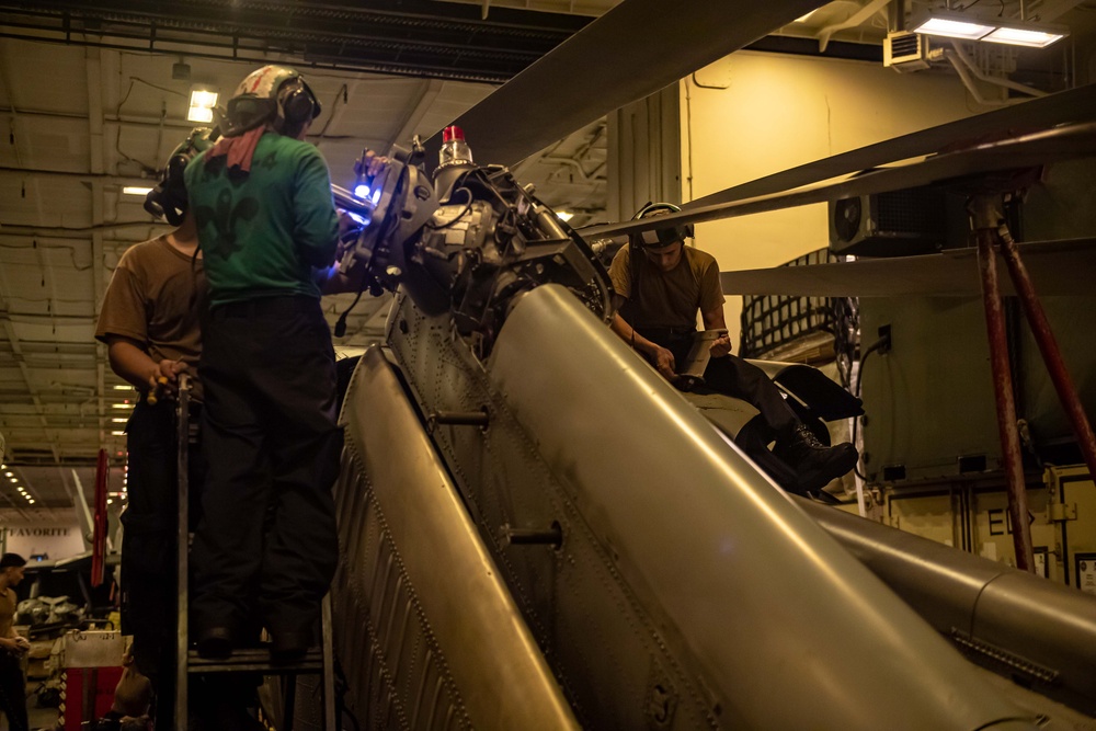 USS Carl Vinson (CVN 70) Conducts Night-Time Flight Operations