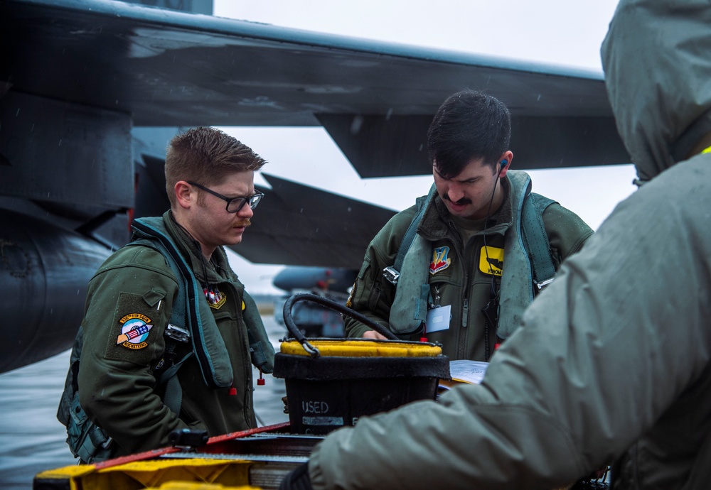 336 FS, 336 FGS practice alert launches at Ämari AB