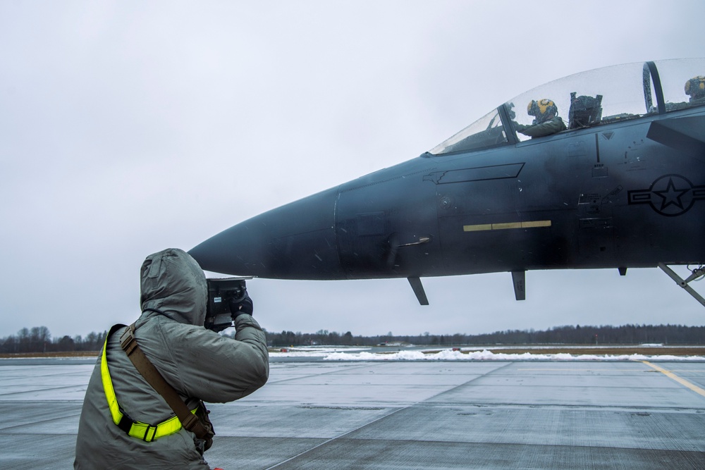 336 FS, 336 FGS practice alert launches at Ämari AB