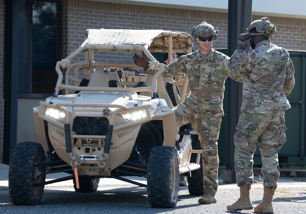 10th Air Force commander and command chief visit 919th SOW