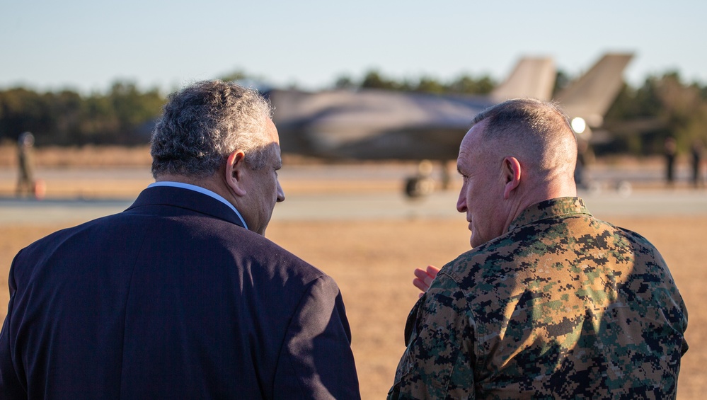 Secretary of the Navy visits MCALF Bogue