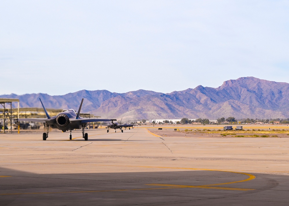 Gossner brothers take flight over Luke AFB