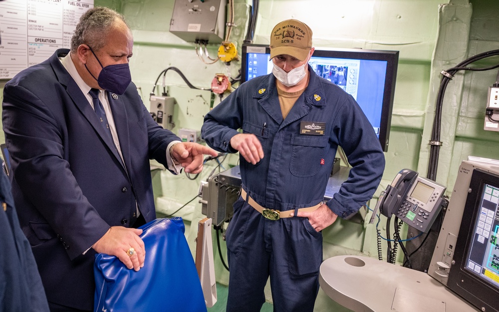 SECNAV visits USS Milwaukee