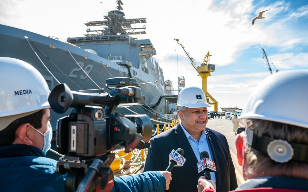 SECNAV visits Ingalls Shipbuilding